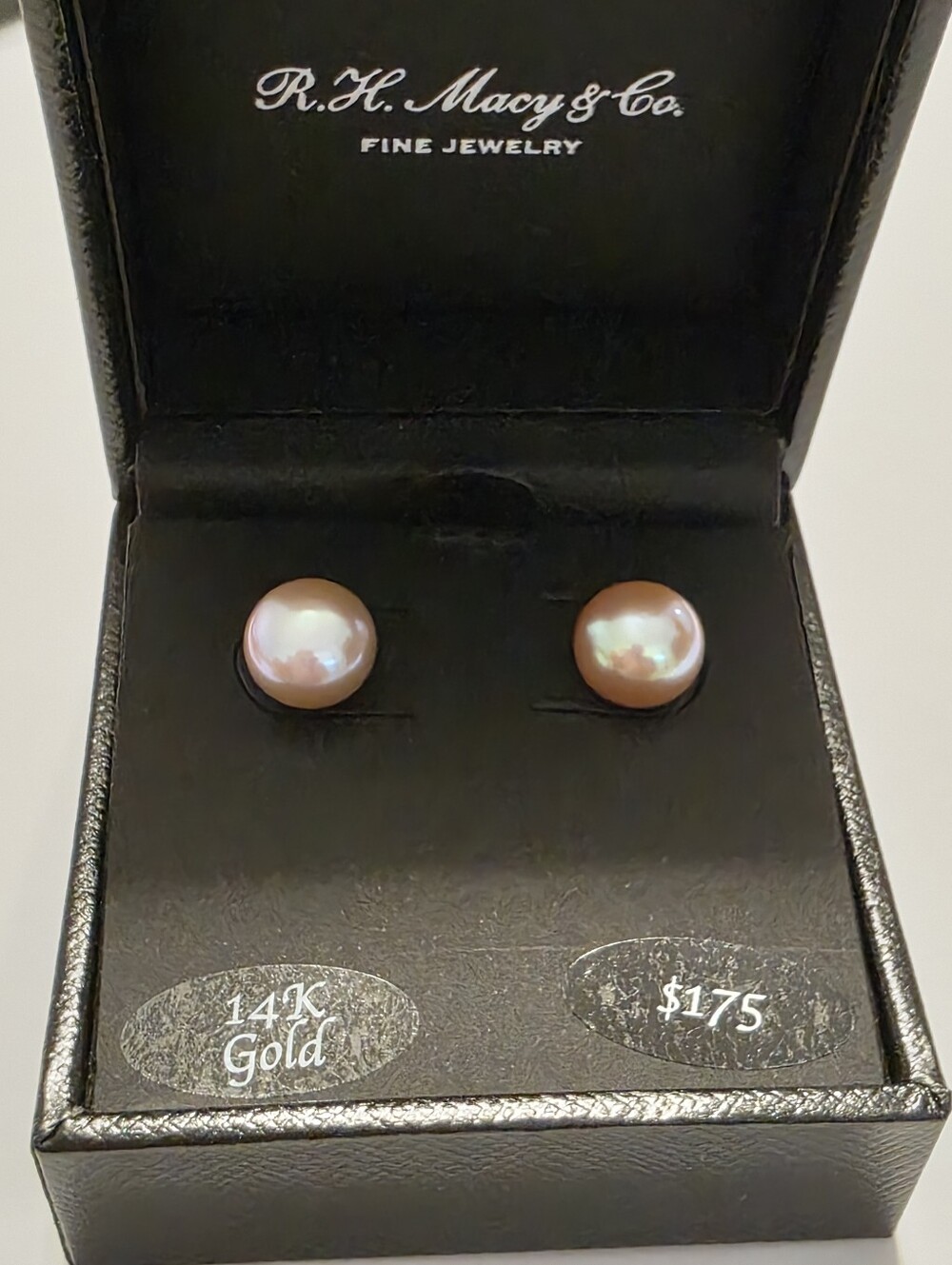 Belle de Mer's cultured freshwater pearl (9mm) stud earrings 14kg